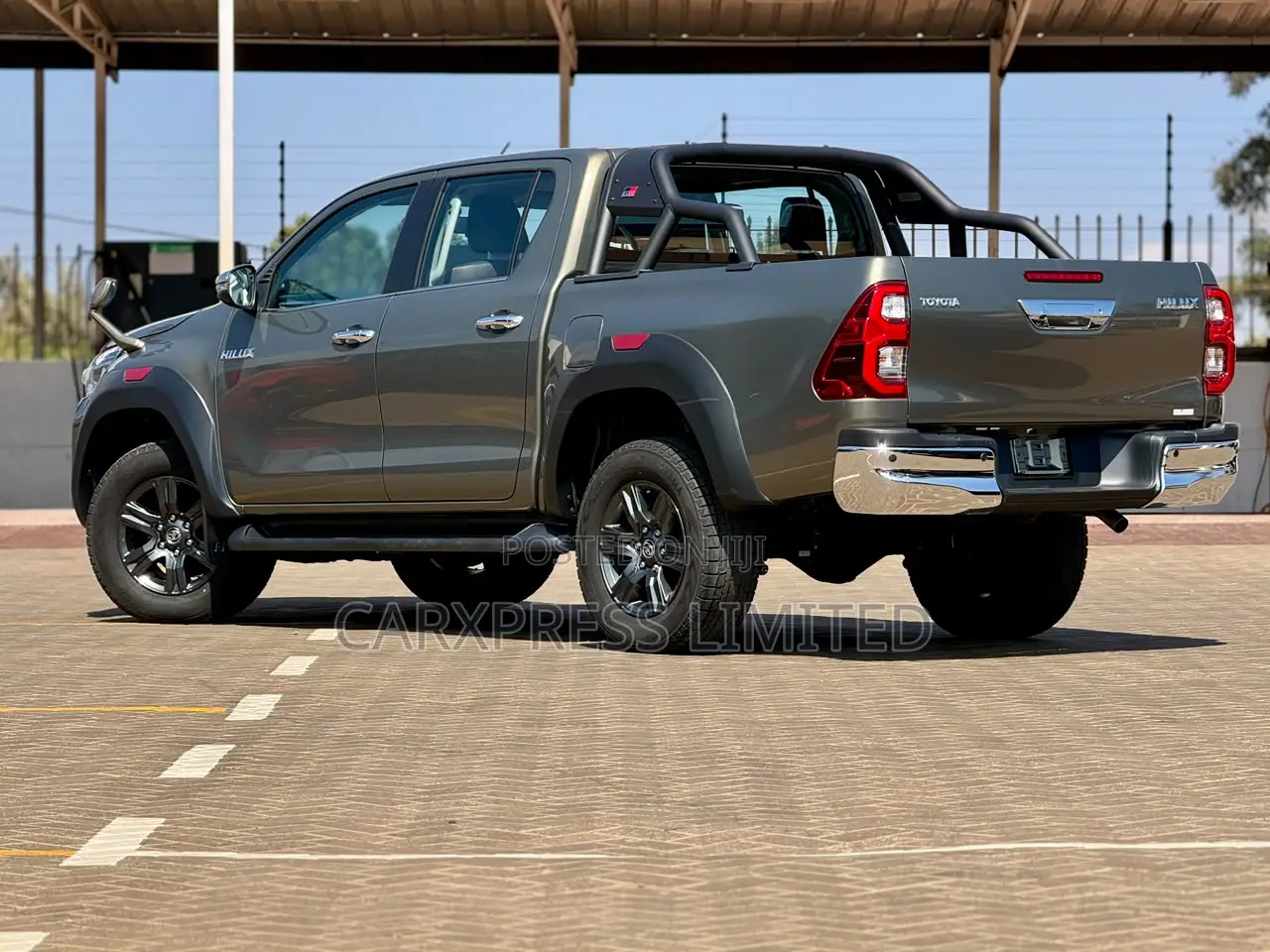 Toyota Hilux 2021 Green