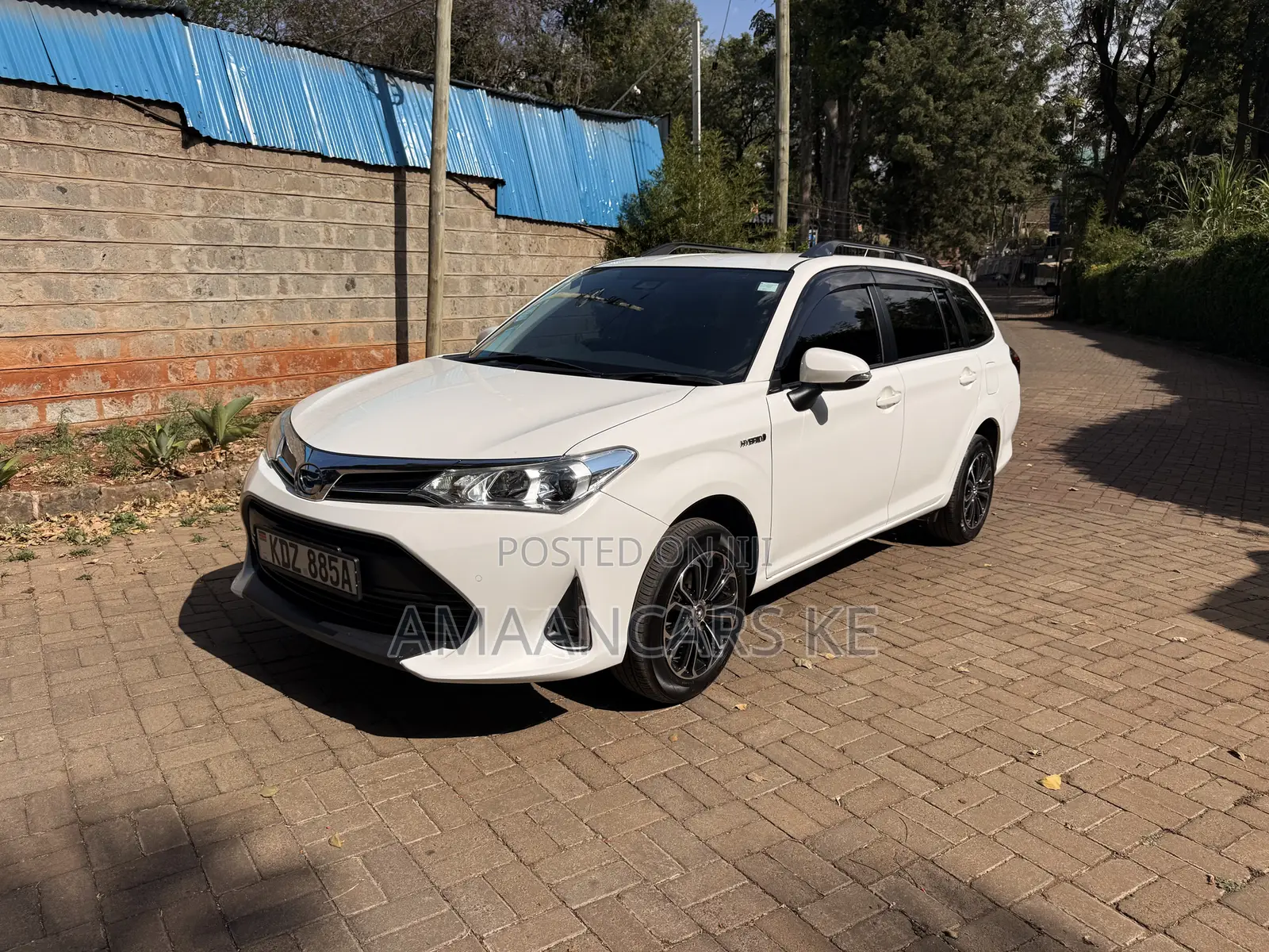 Toyota Corolla Fielder 1.5 Hybrid FWD 2019 White
