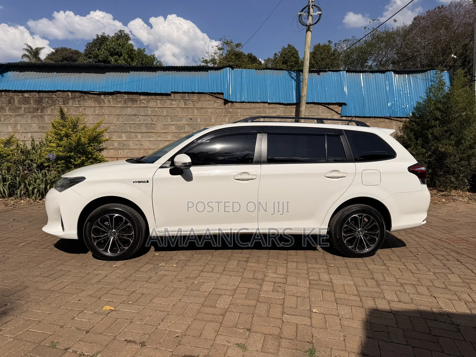Toyota Corolla Fielder 1.5 Hybrid FWD 2019 White