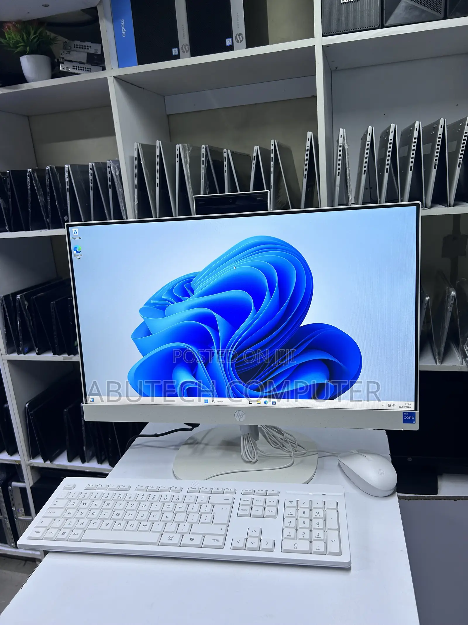 New HP ProOne 240 G10 All-in-One 8GB Intel Core i5 SSD 512GB