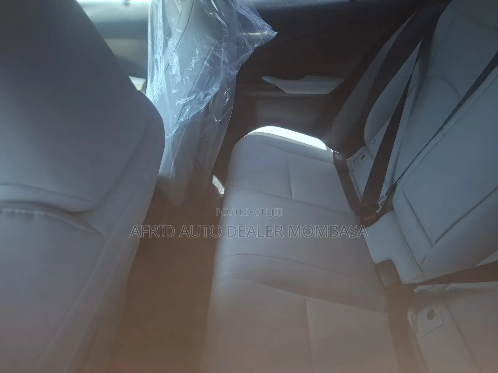 Lexus UX 250h 2019 Orange