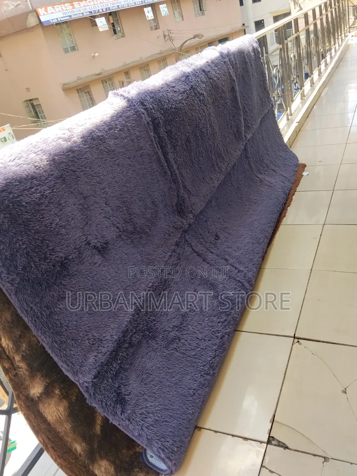 at 3000 Get 7×10 Ft Fluffy Carpet for Bedroom and Living Room