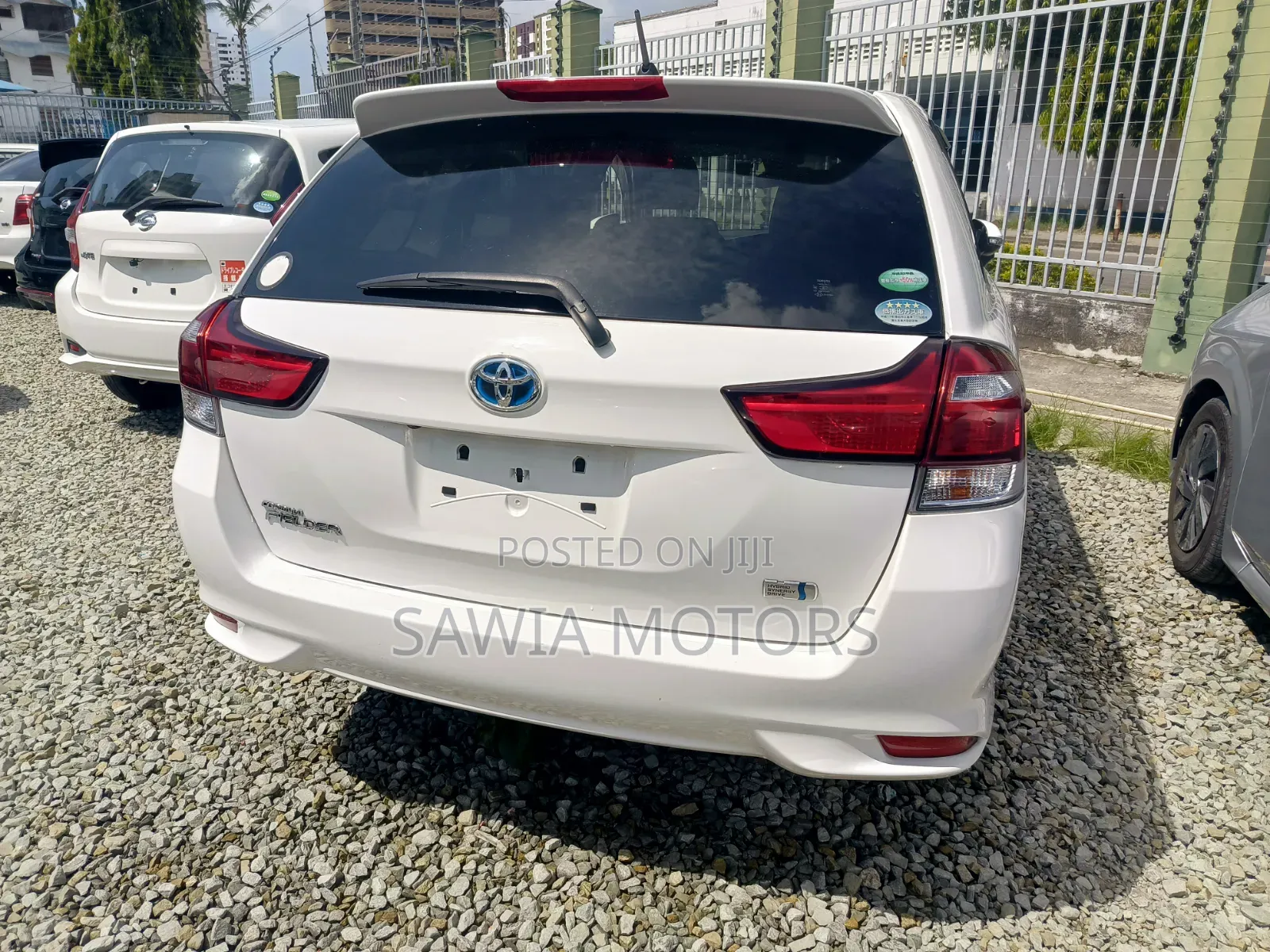 Toyota Corolla Fielder 1.5 Hybrid FWD 2019 White