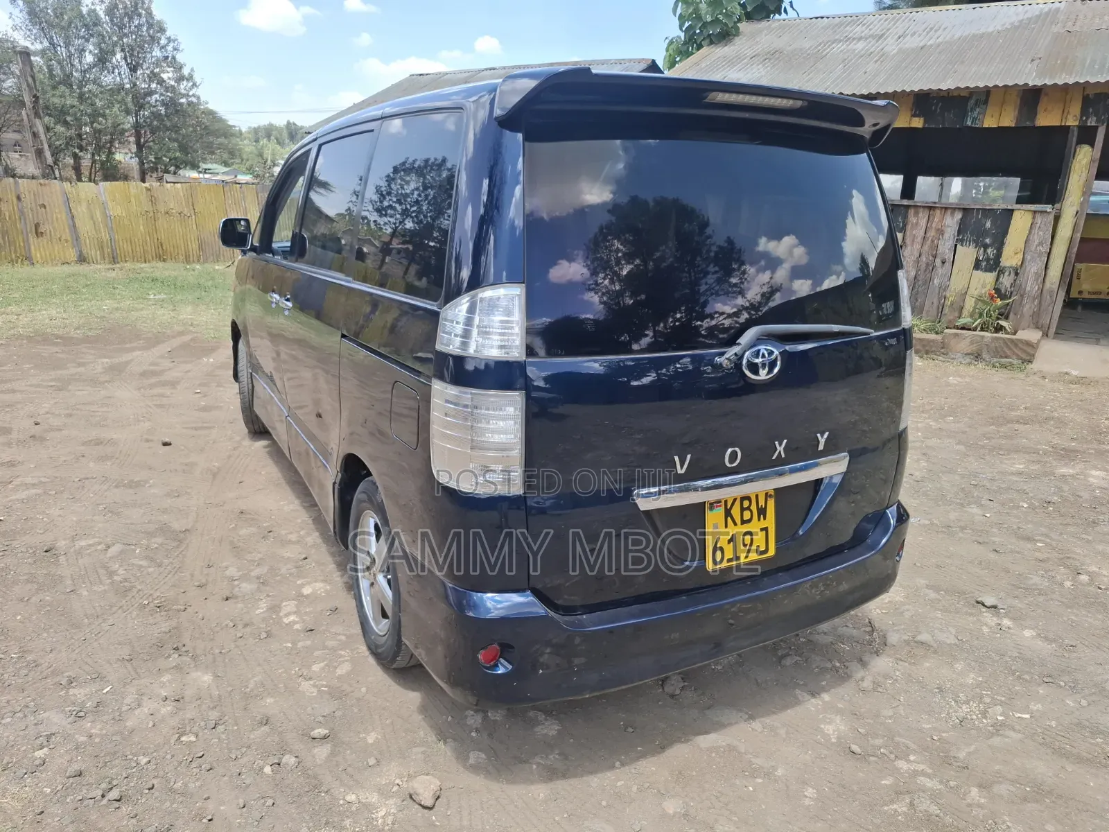 Toyota Voxy X 2WD 8-Seater 2006 Blue