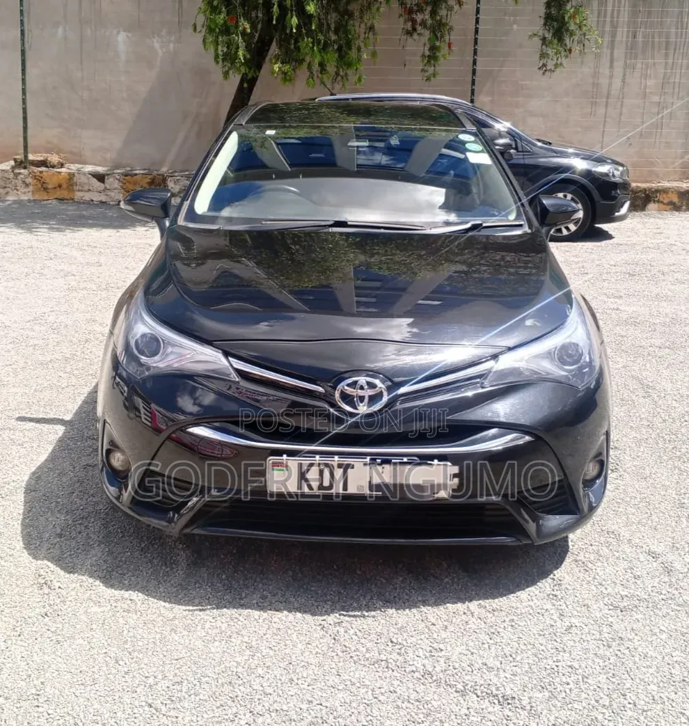 Toyota Avensis 2017 Black