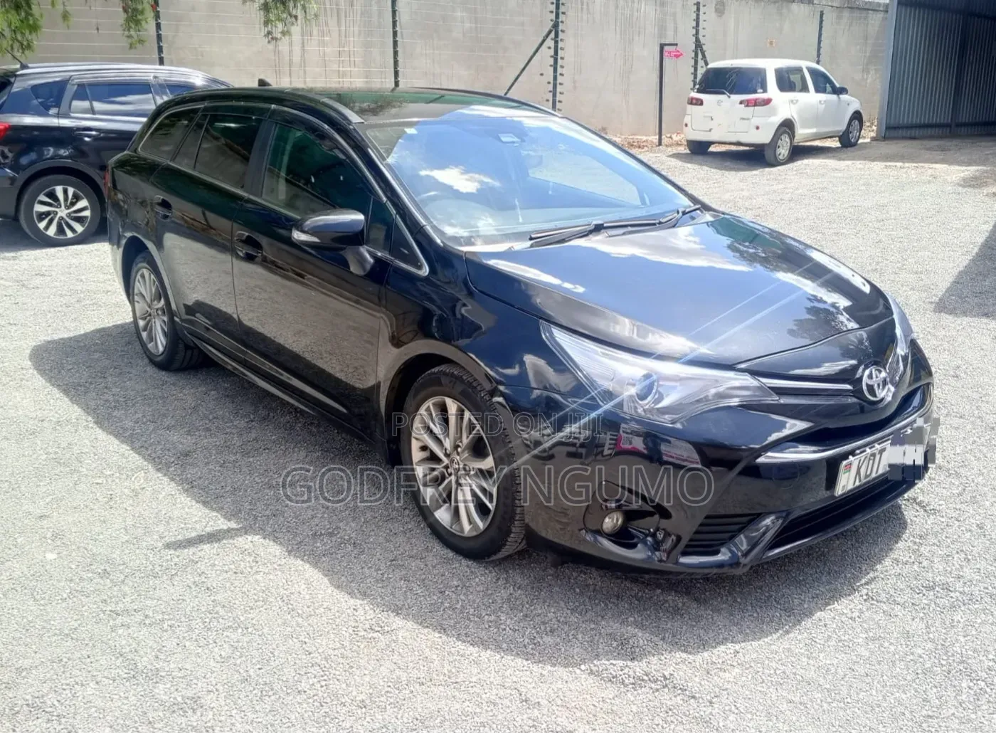 Toyota Avensis 2017 Black