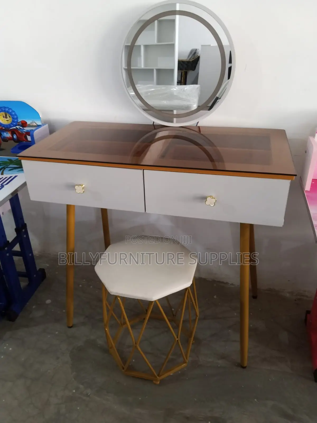 Modern Luxury Bedroom Dressing Table With Round Mirror, 2 Drawers
