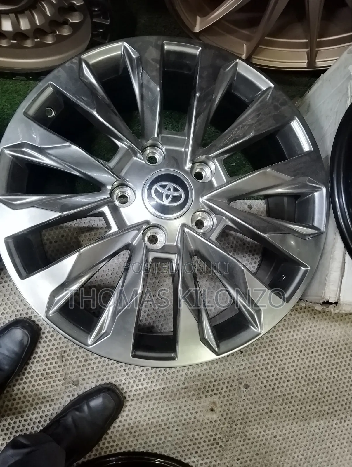Size 20 Toyota Landcruiser V8 Rims