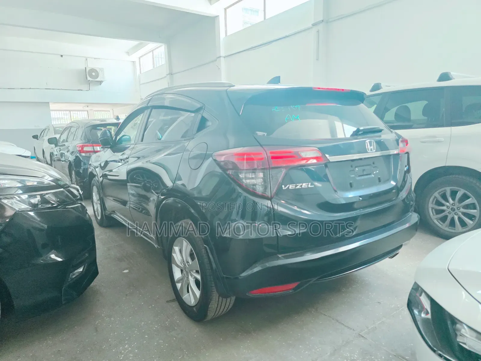 Honda Vezel 1.5 Hybrid 2WD 2018 Black