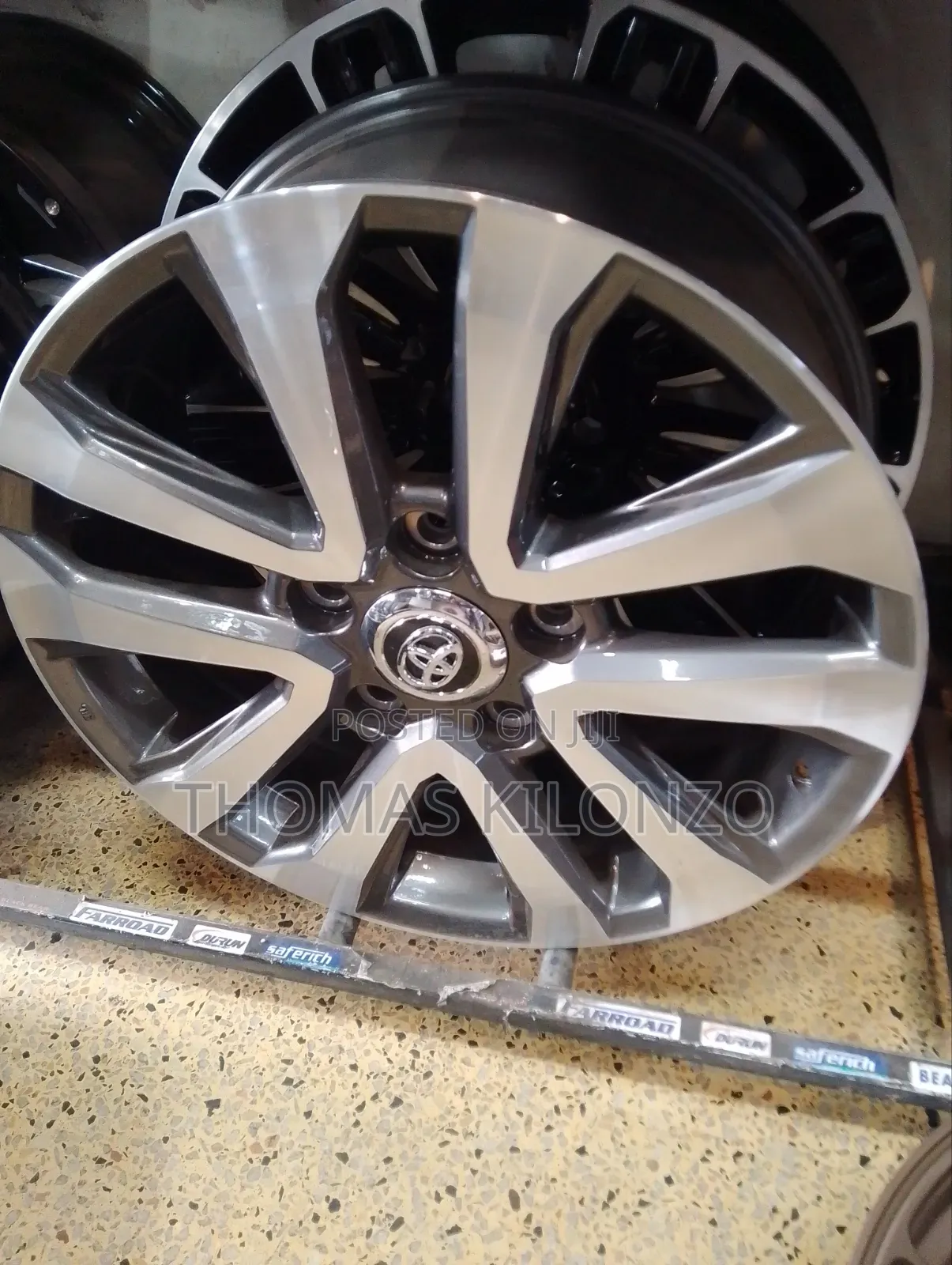 20 Inches V8 Sports Rims