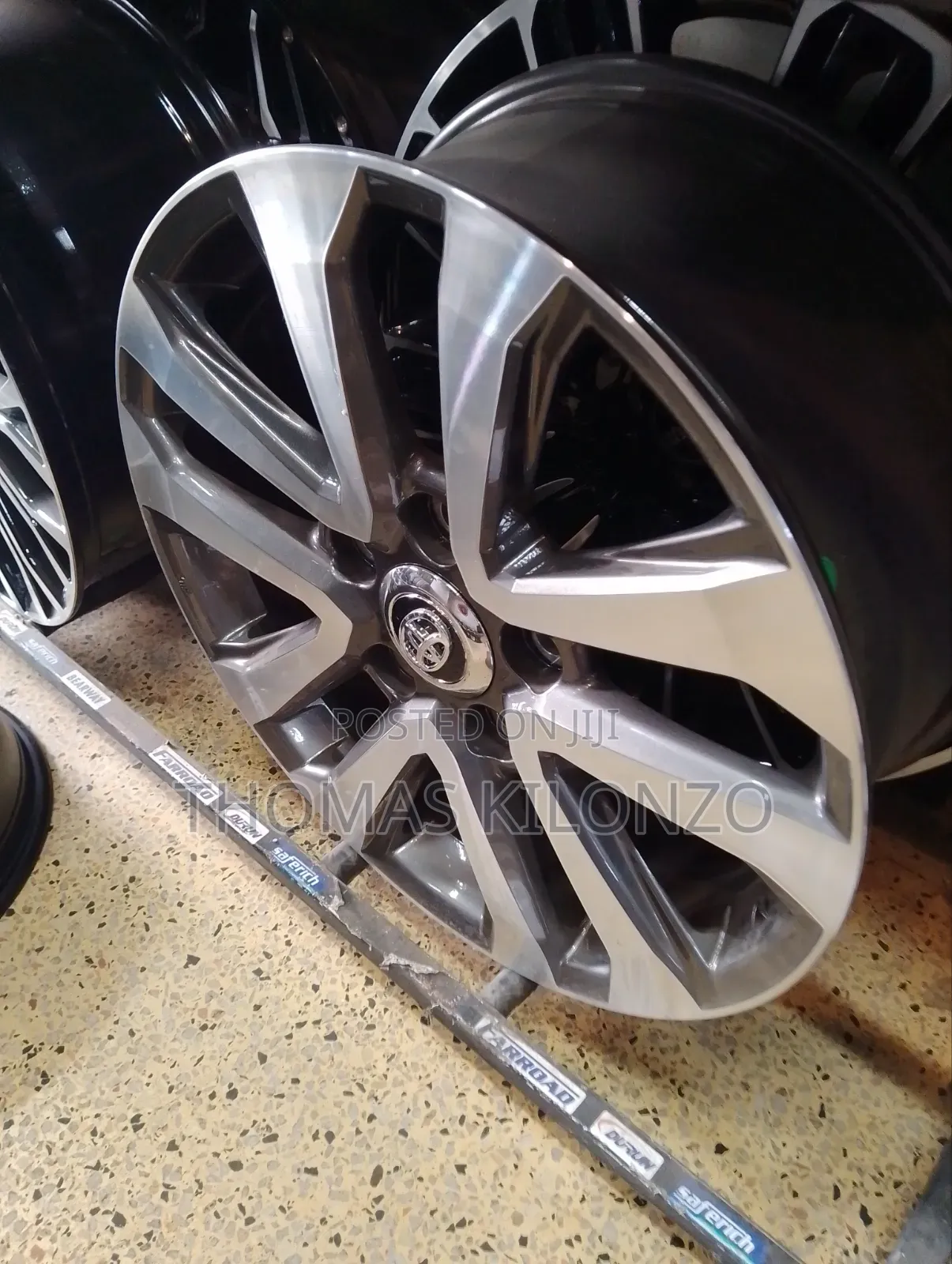 20 Inches V8 Sports Rims