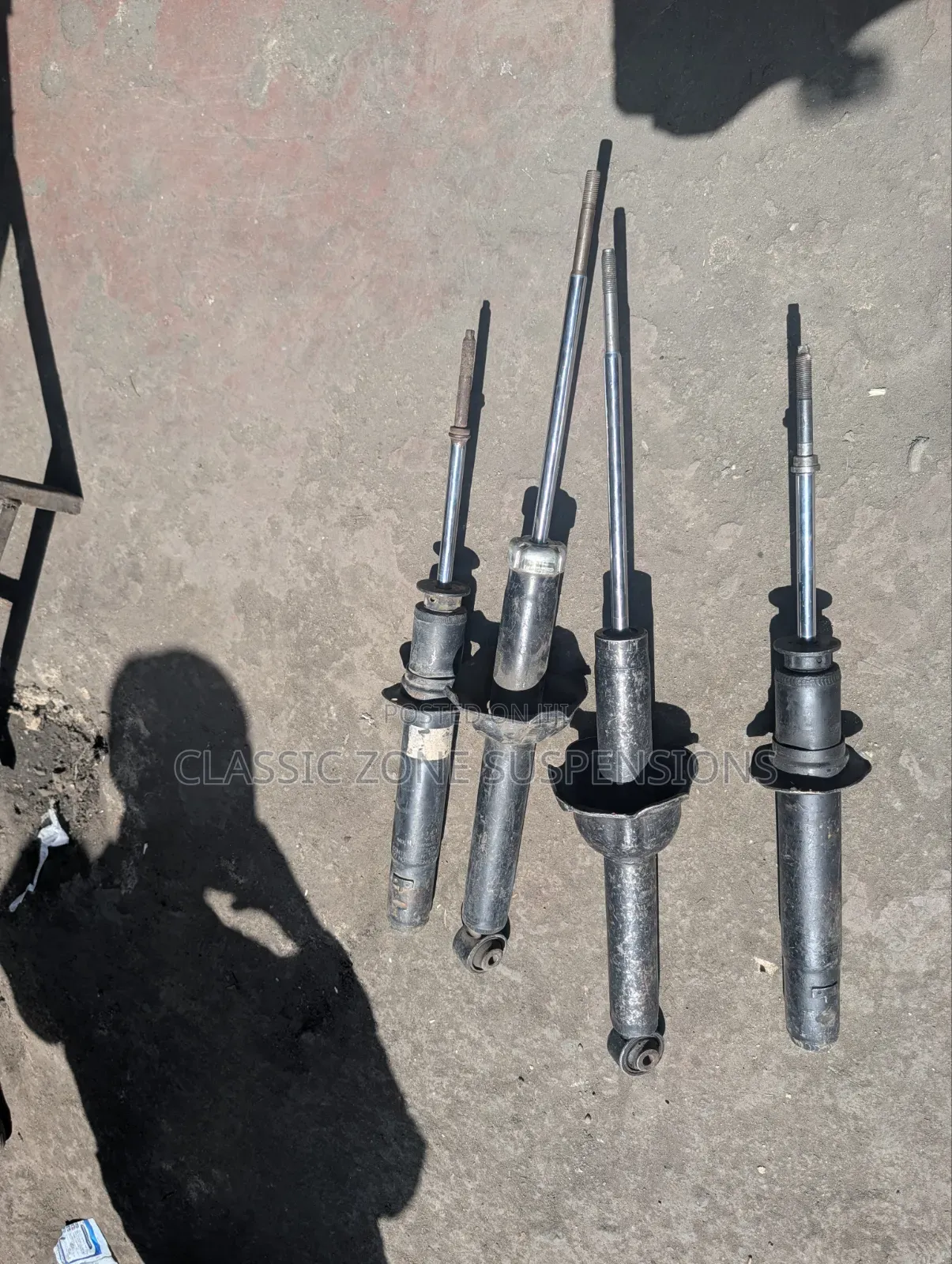 Honda CR-V Rd1 Shock Absorbers.