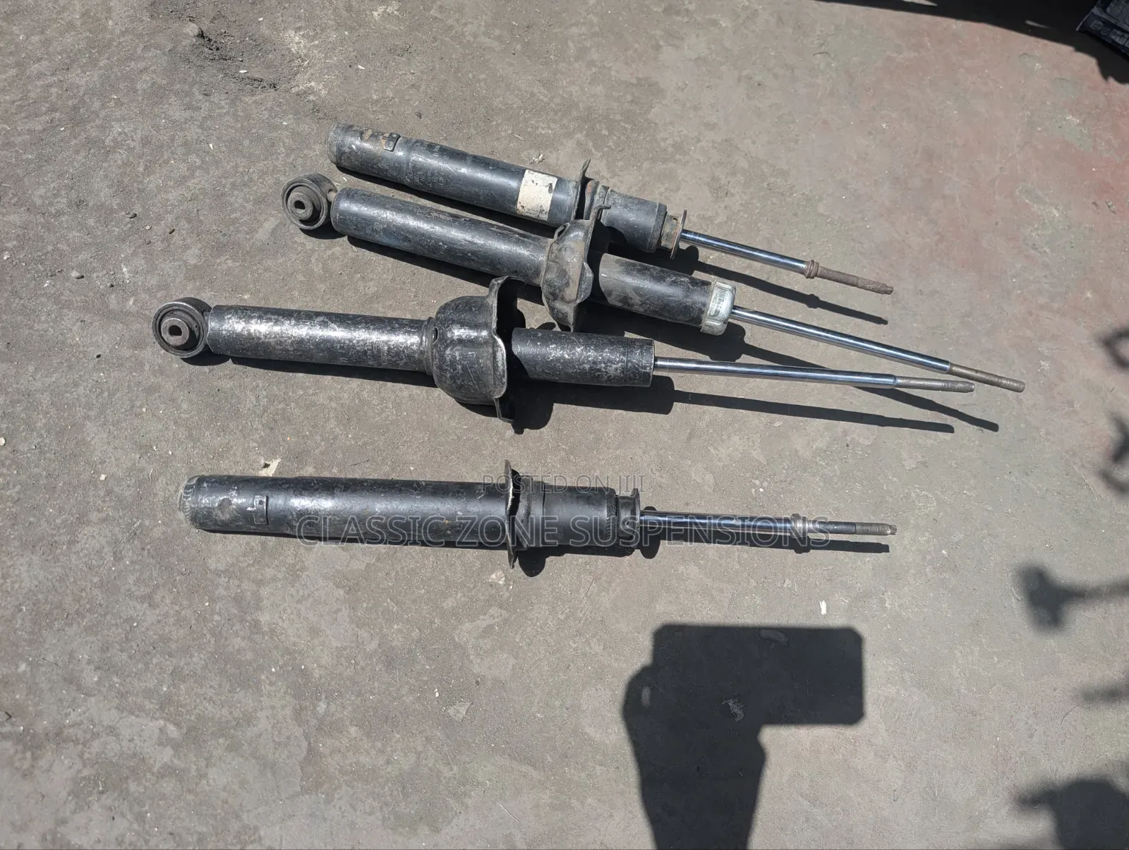 Honda CR-V Rd1 Shock Absorbers.