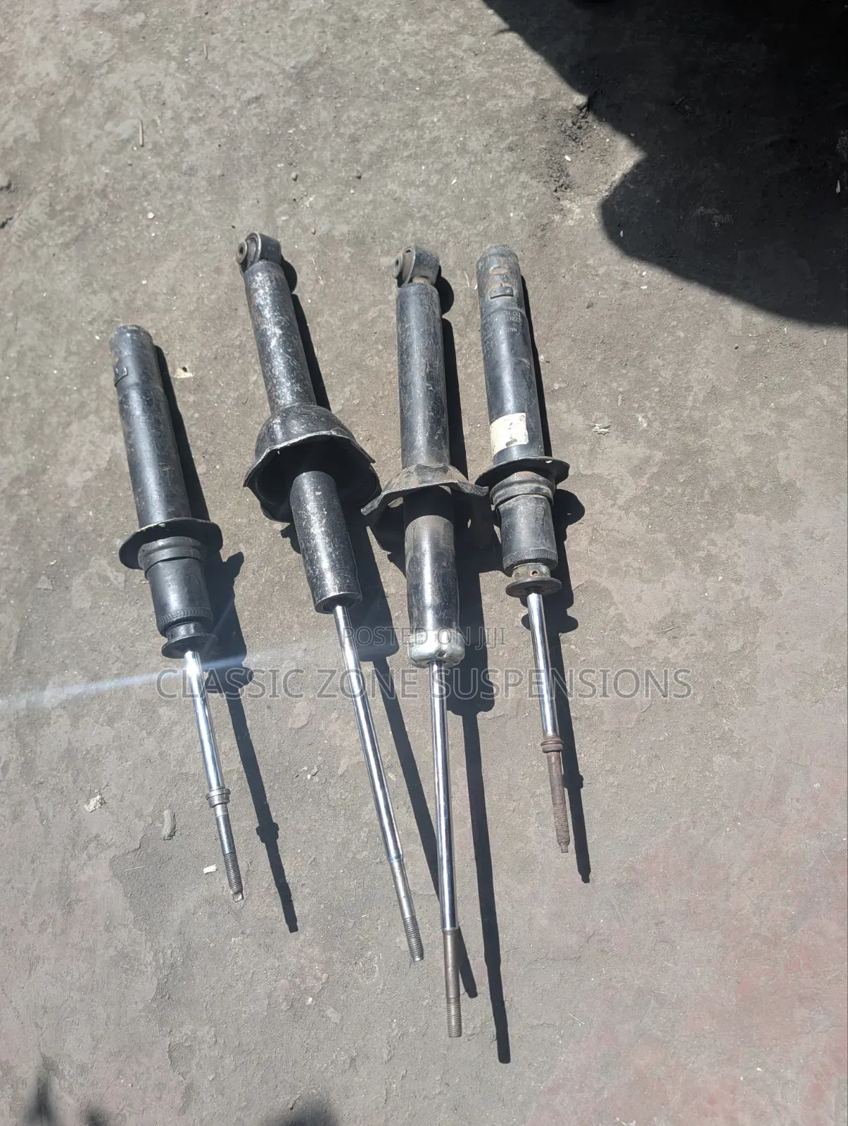 Honda CR-V Rd1 Shock Absorbers.