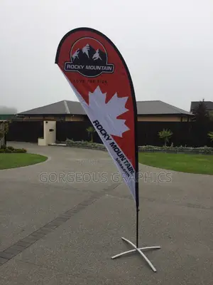 High-Quality Teardrop Banners Printing
