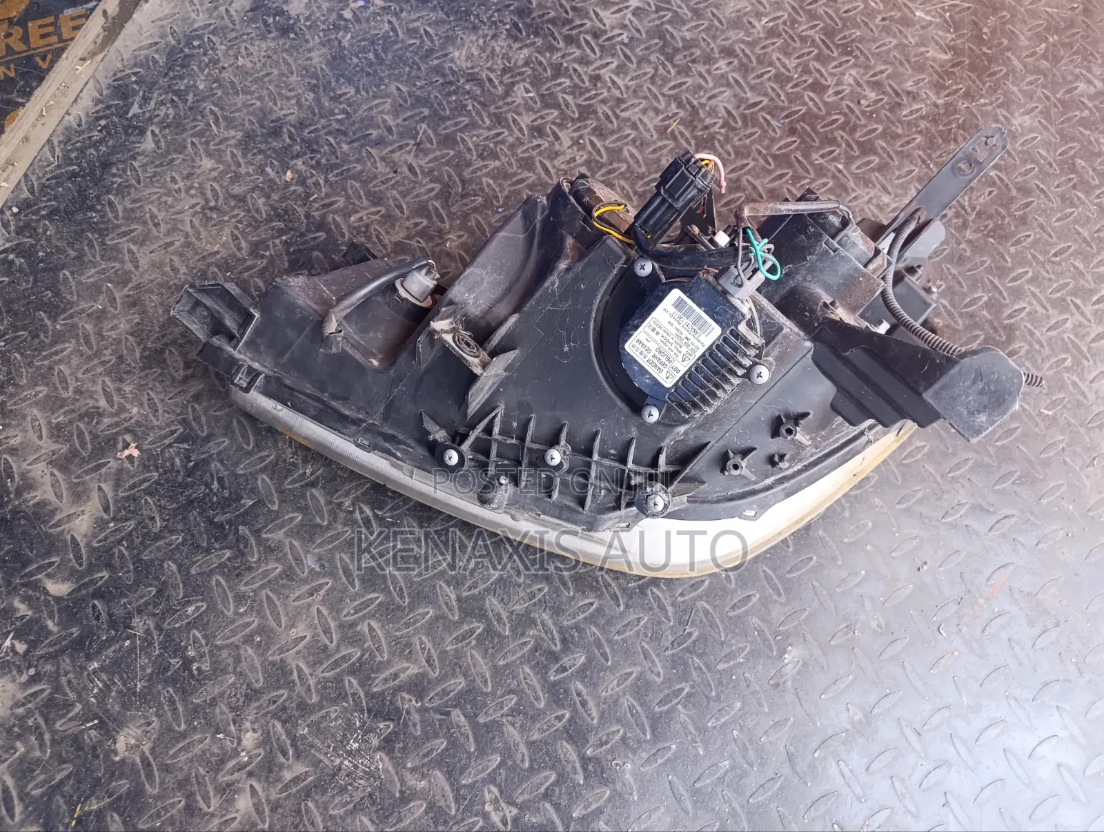 Wingroad Y12 Xenon Headlight