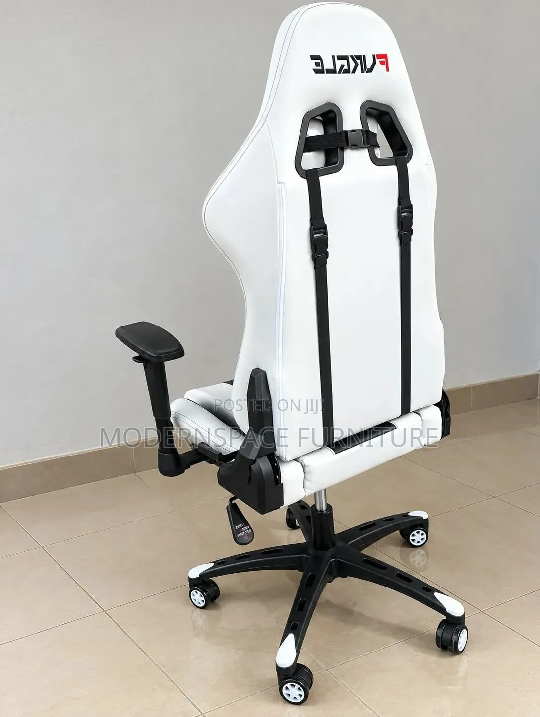 Gaming Chairs: Black and White Gaming Chair