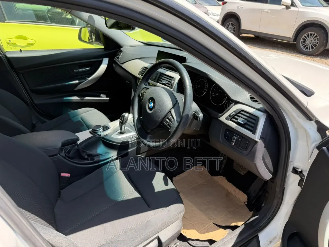BMW 320i Sedan RWD 2018 White