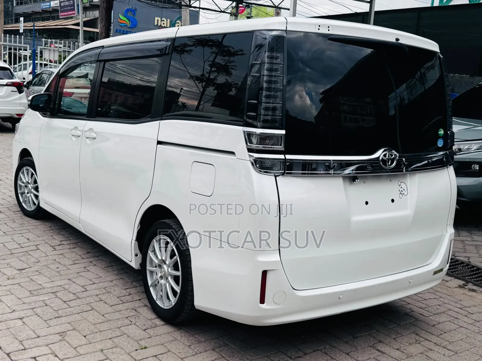 Toyota Voxy V 2WD 8-Seater 2019 Off white