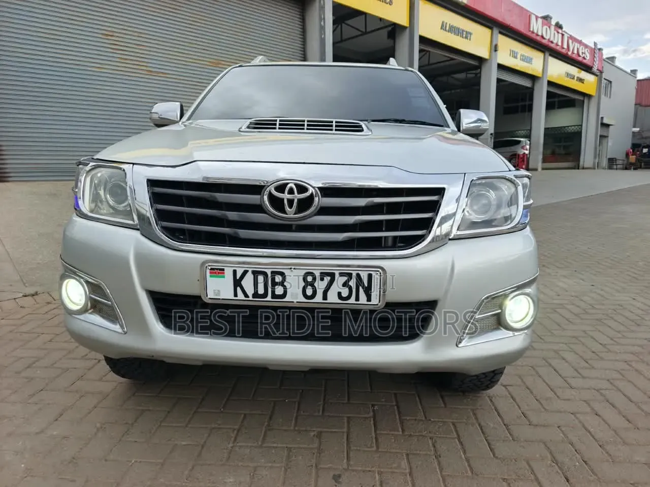 Toyota Hilux 3.0 D-4D 4x4 2013 Silver