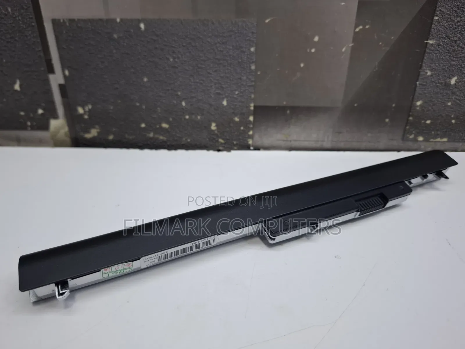 HP LA04 Notebook Battery.