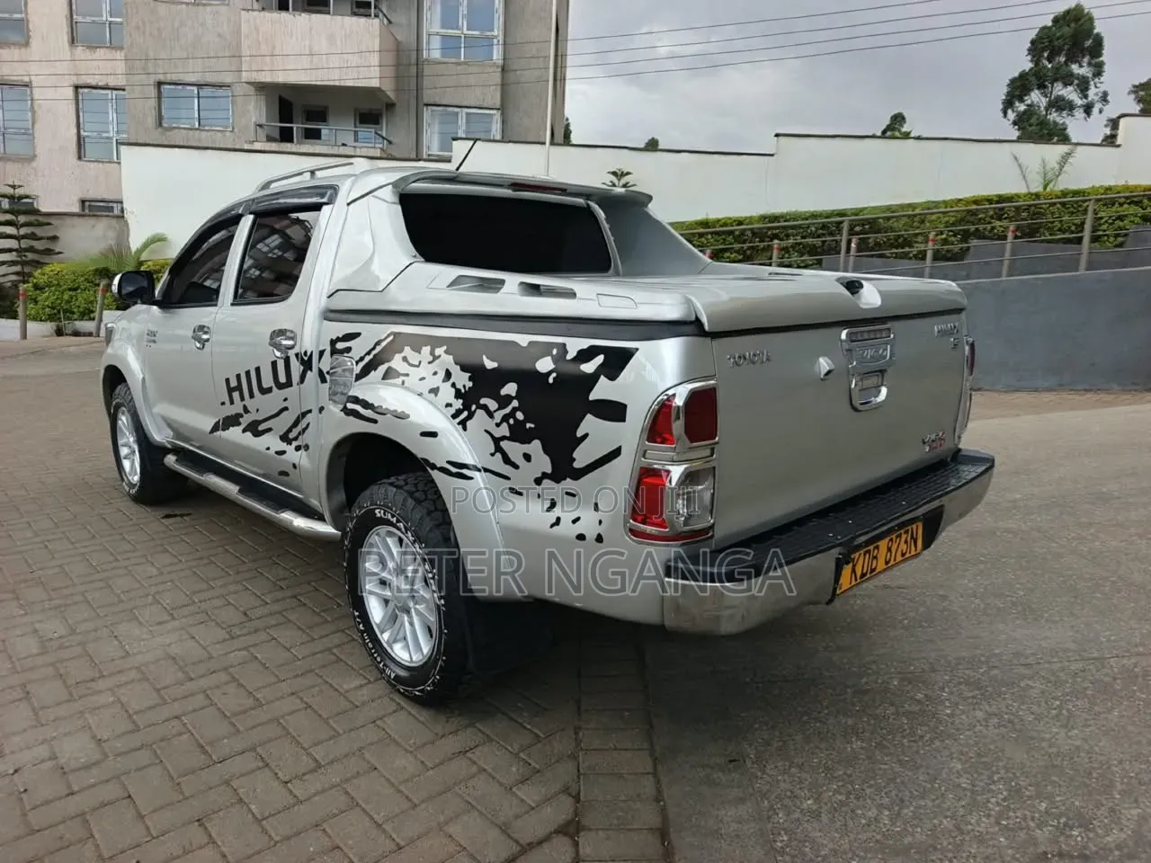 Toyota Hilux 3.0 D-4D 4x4 2014 Silver