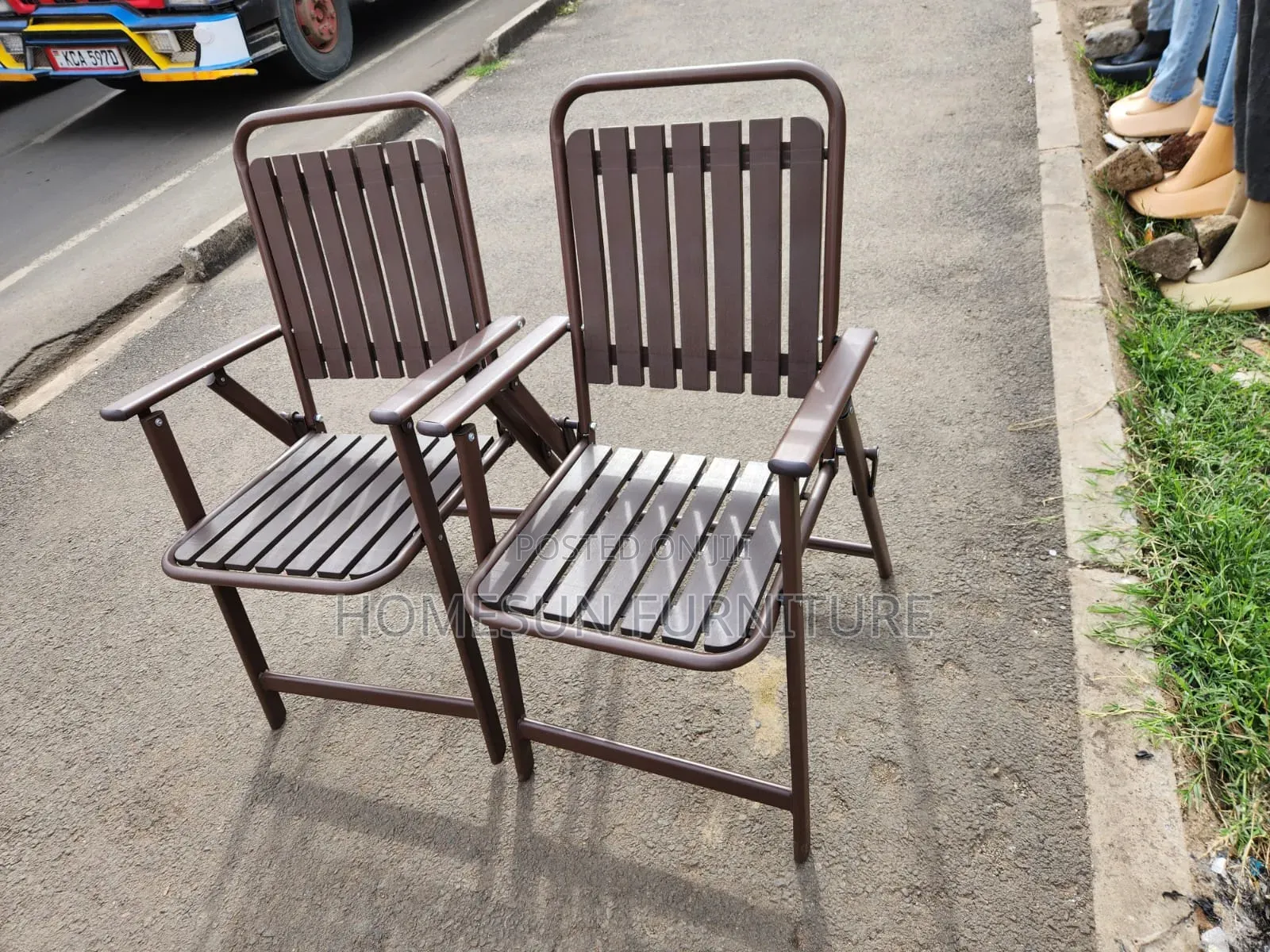 Outdoor Folding Chairs With Armrests – Brown