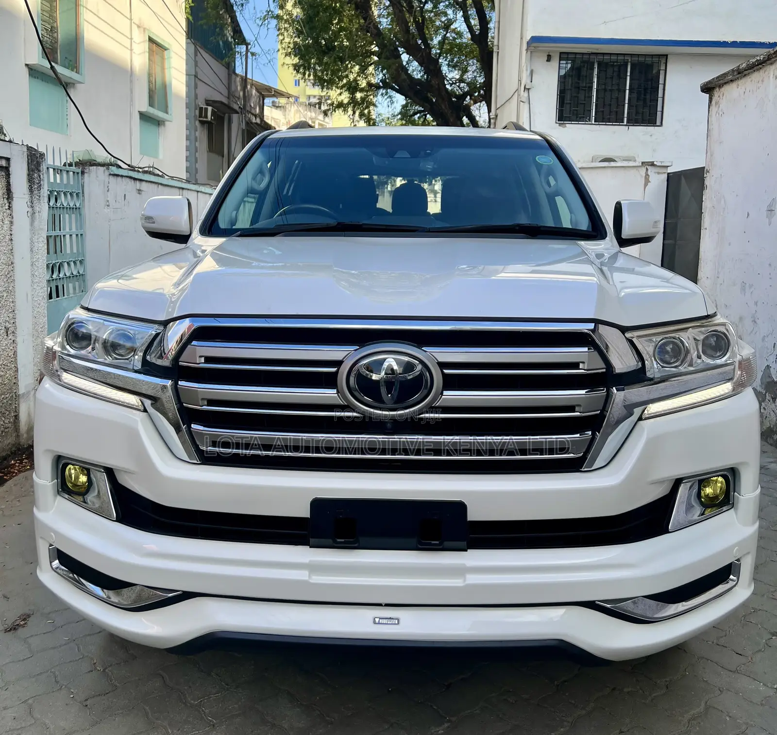 Toyota Land Cruiser 4.6 V8 AX G Selection 2019 Pearl