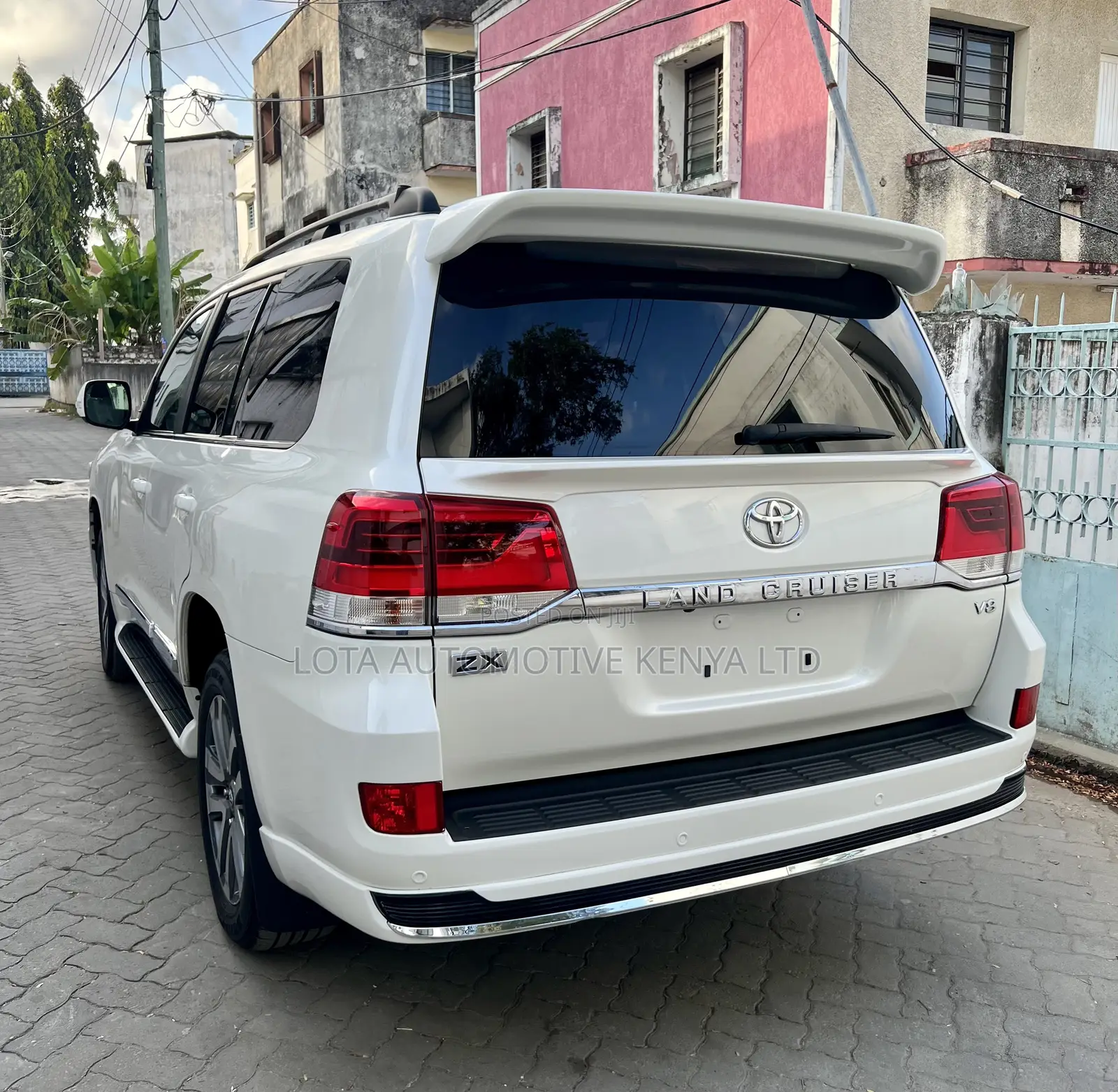 Toyota Land Cruiser 4.6 V8 AX G Selection 2019 Pearl