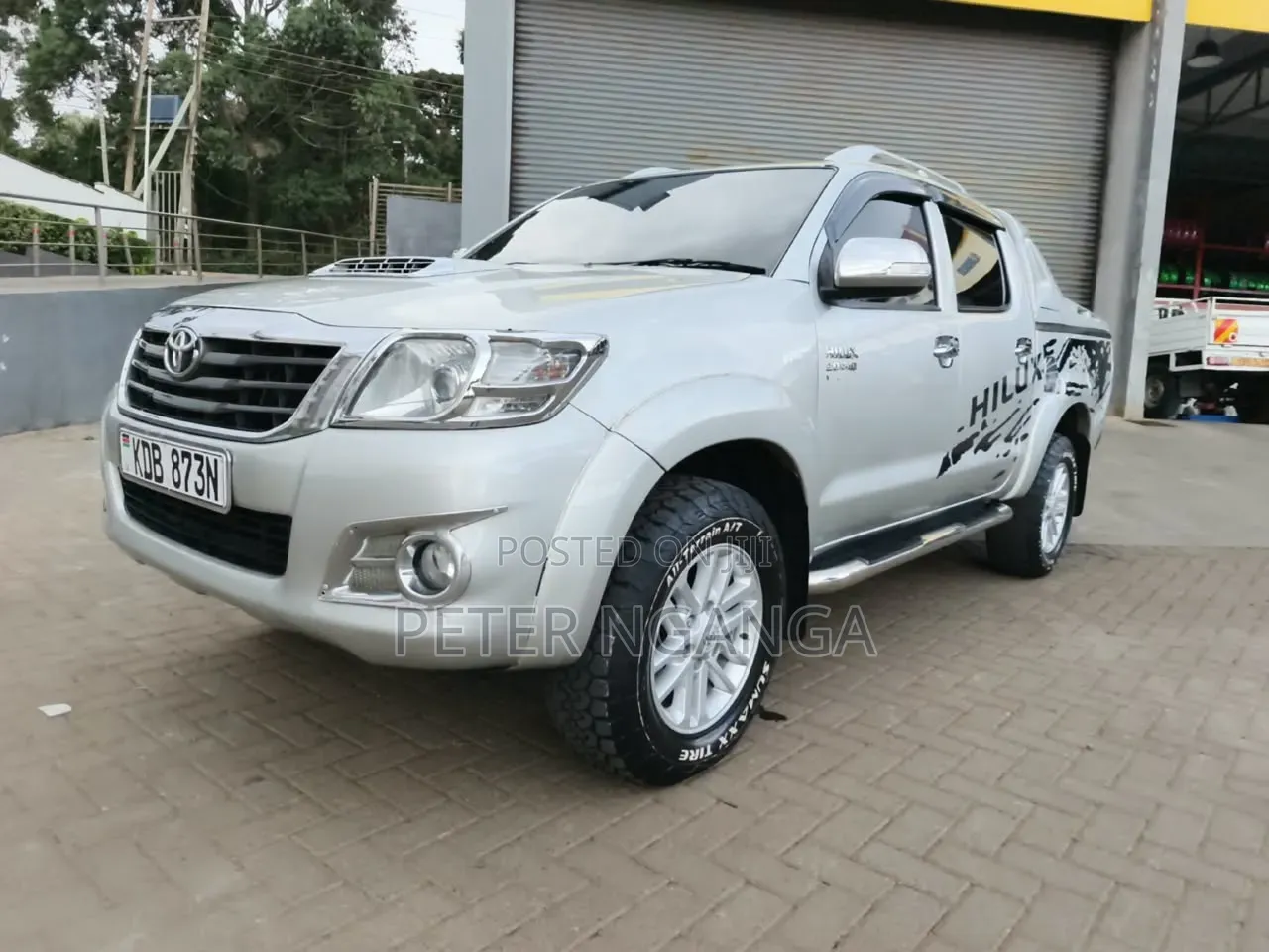 Toyota Hilux 3.0 D-4D 4x4 2014 Silver