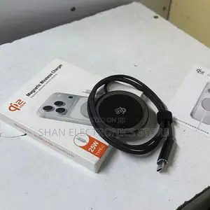 Sleek Round Magnetic Wireless Type-C Phone Charger