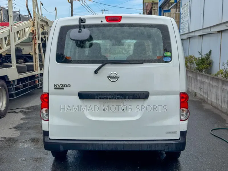 Nissan NV200 SV 2019 White