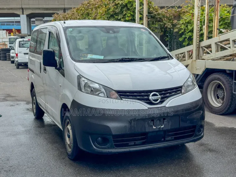 Nissan NV200 SV 2019 White