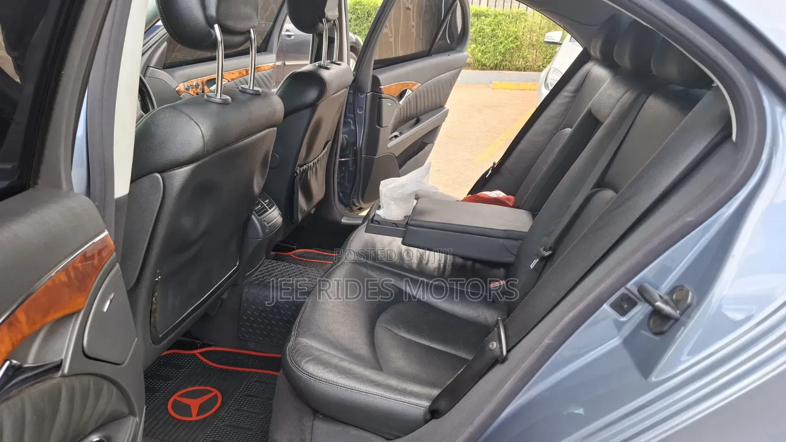 Mercedes-Benz E200 2005 Blue