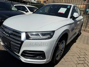 Audi Q5 2.0T Premium AWD quattro 2019 White