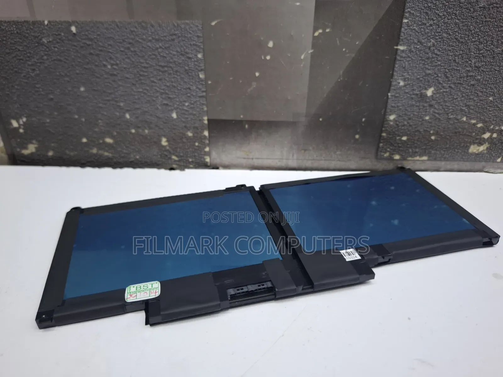 Original Dell Type MXV9V Internal Rechargeable Laptop Battery
