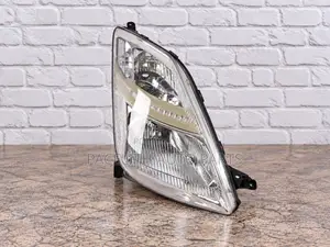 Head Lamp / Head Light Toyota Prius 2003 - 2008