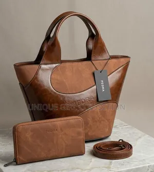 Sleek Pedra Luxury 2-in-1 Handbag Set – Elegant & Versatile