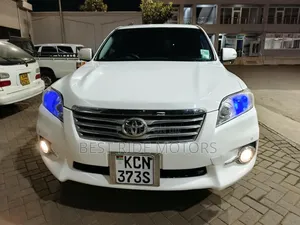 Toyota Vanguard 2010 White