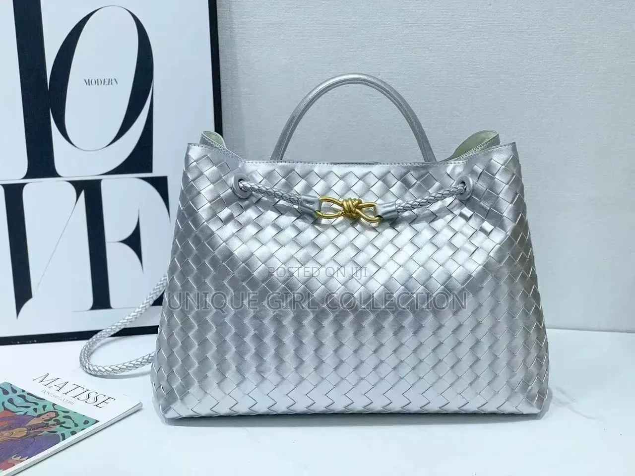 Exquisite Woven Leather Tote Bag With Gold Knot Hardware