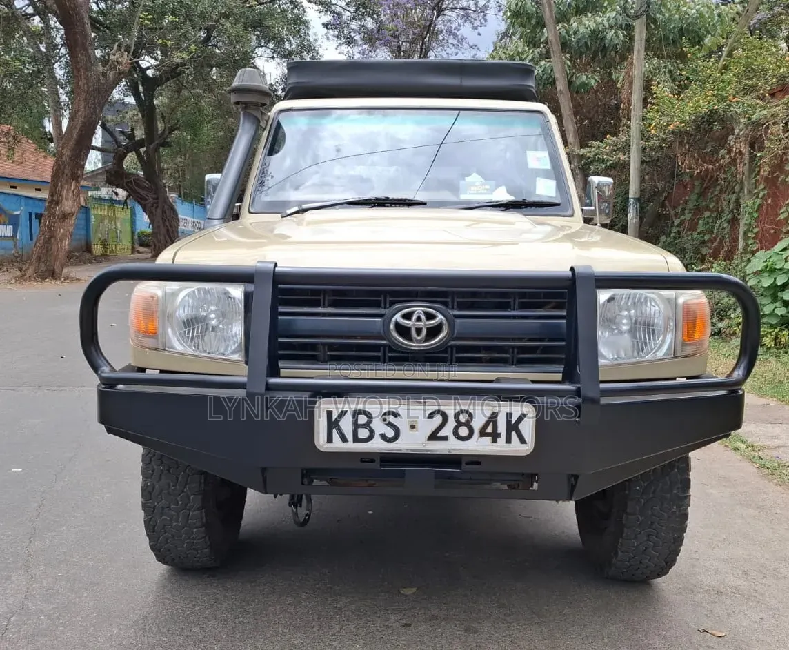 Toyota Land Cruiser 2012 Beige
