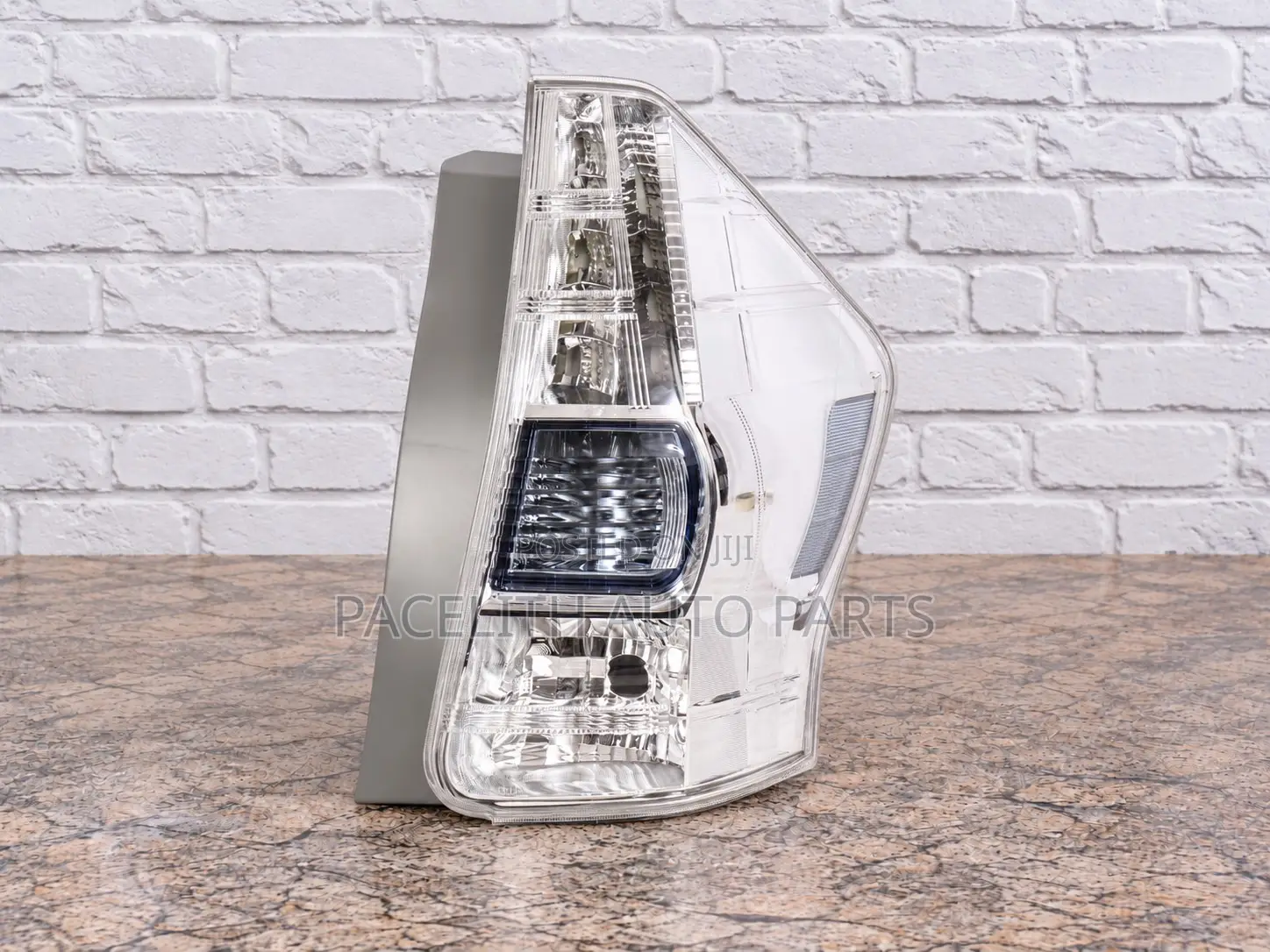 Tail Lamp / Taillight Toyota Prius Alpha 2012
