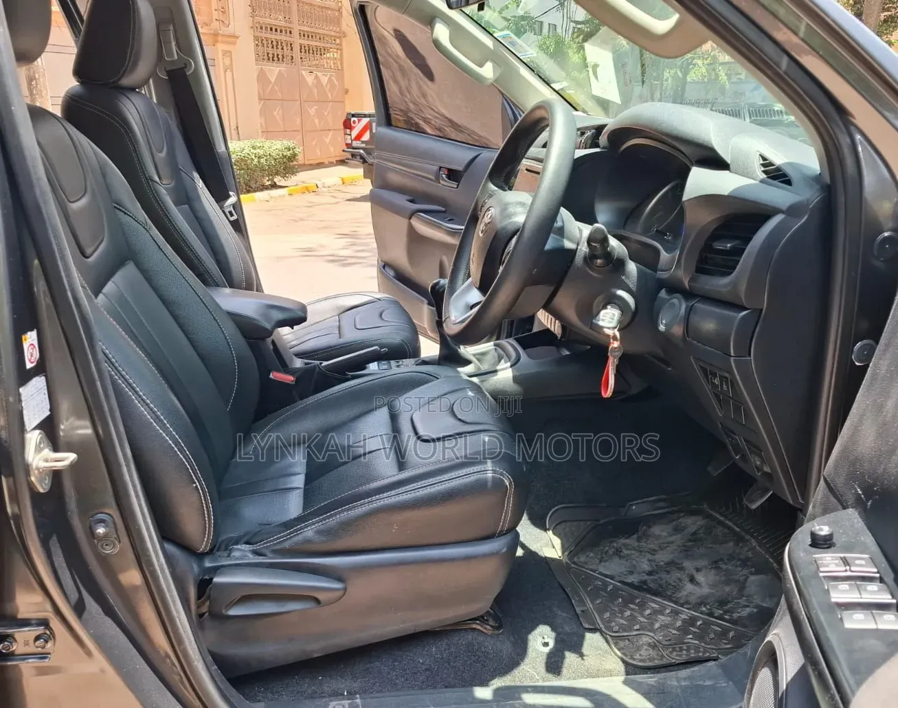 Toyota Hilux 2017 Gray