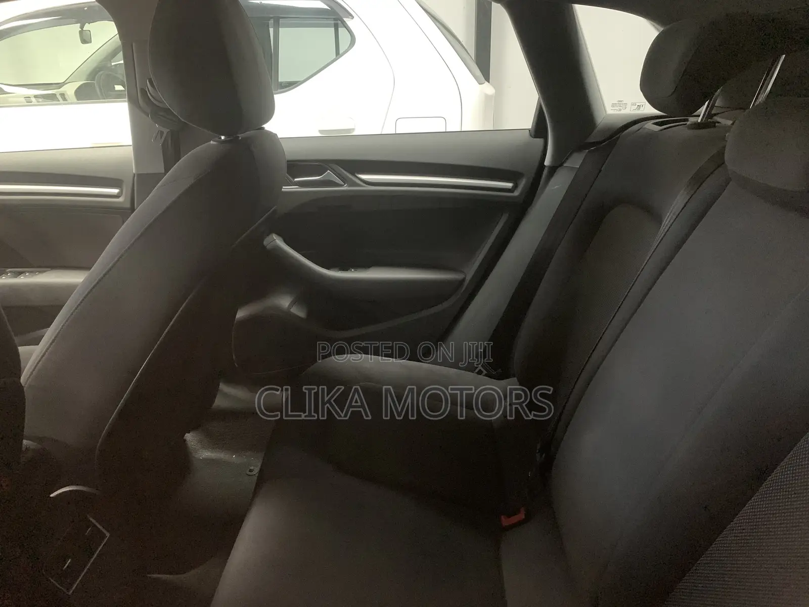 Audi A3 2.0T Titanium Premium FWD 2019 Pearl