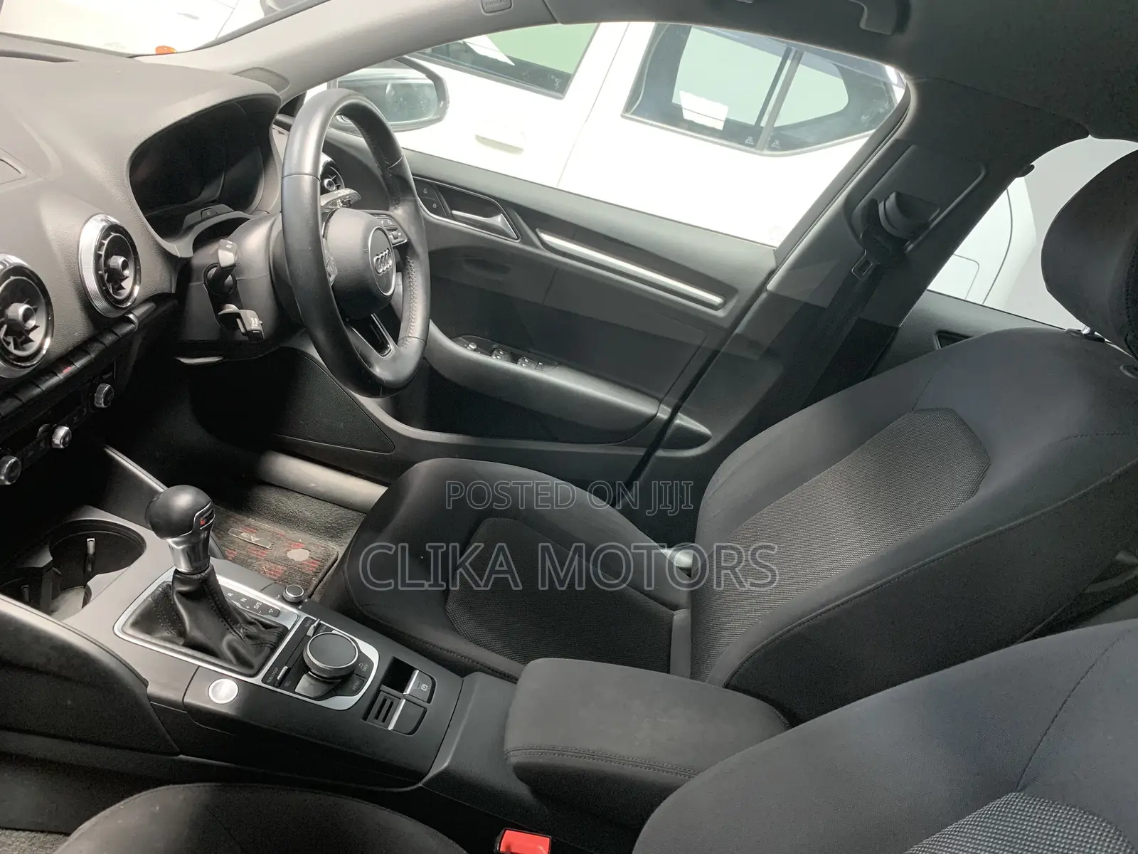 Audi A3 2.0T Titanium Premium FWD 2019 Pearl