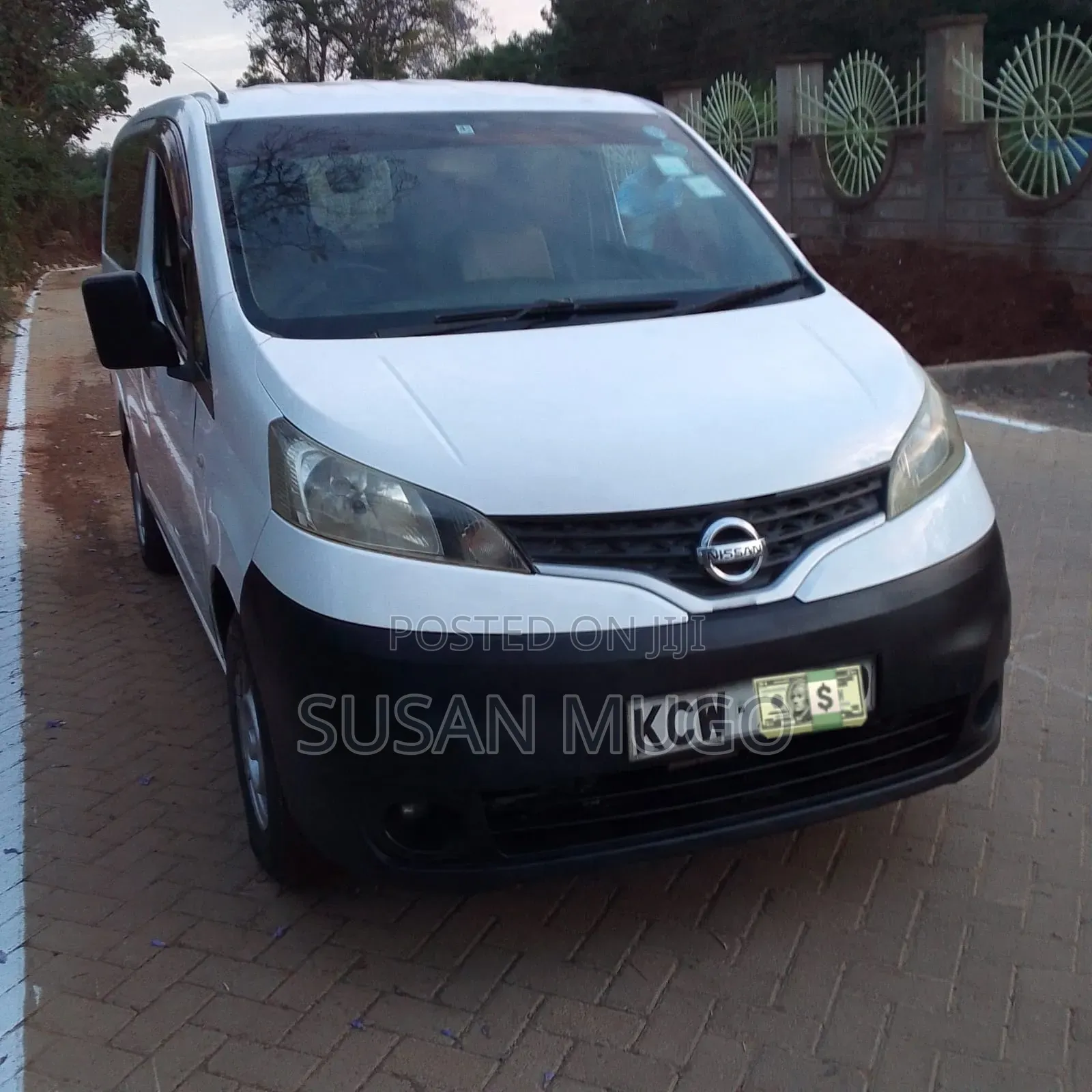 Nissan NV200 2011 White
