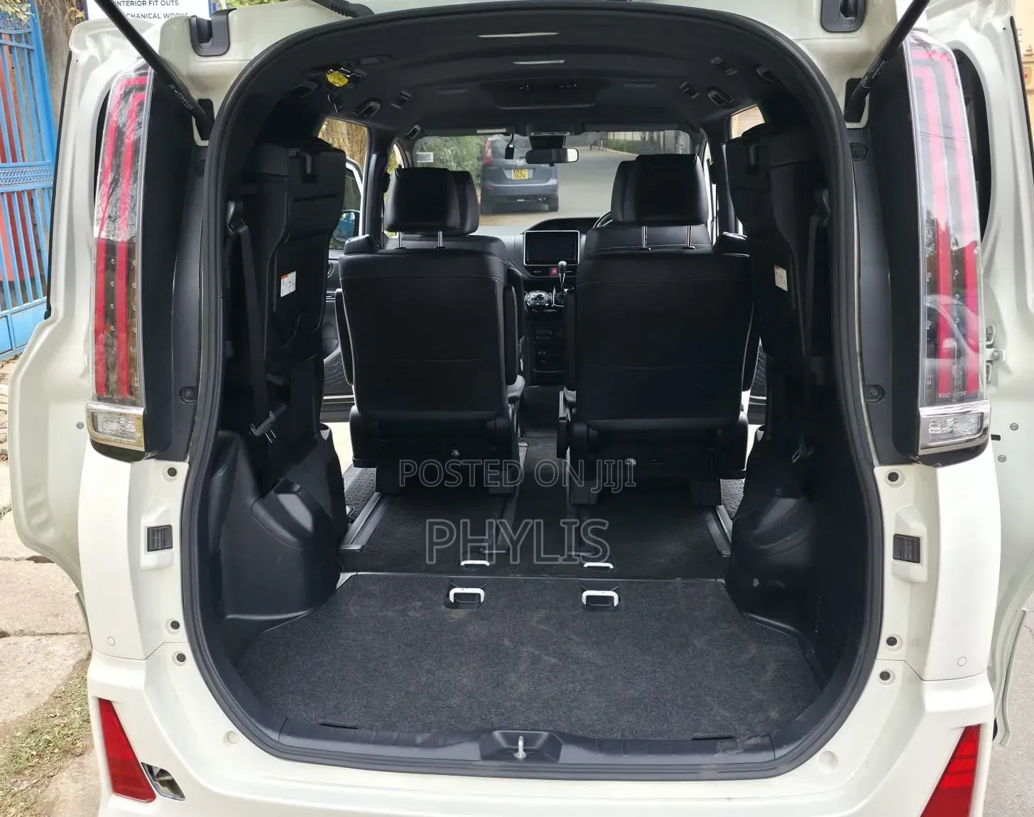 Toyota Noah 2019 White