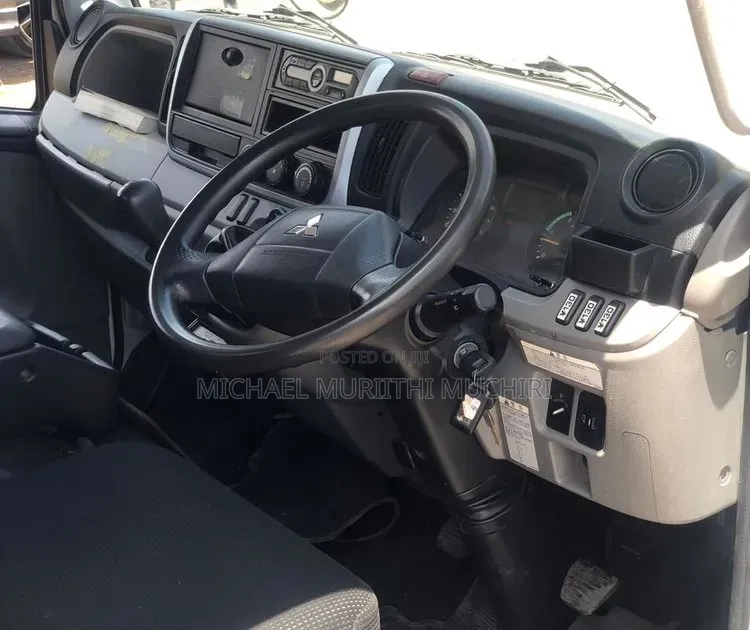 Mitsubishi Canter Truck 2017 White