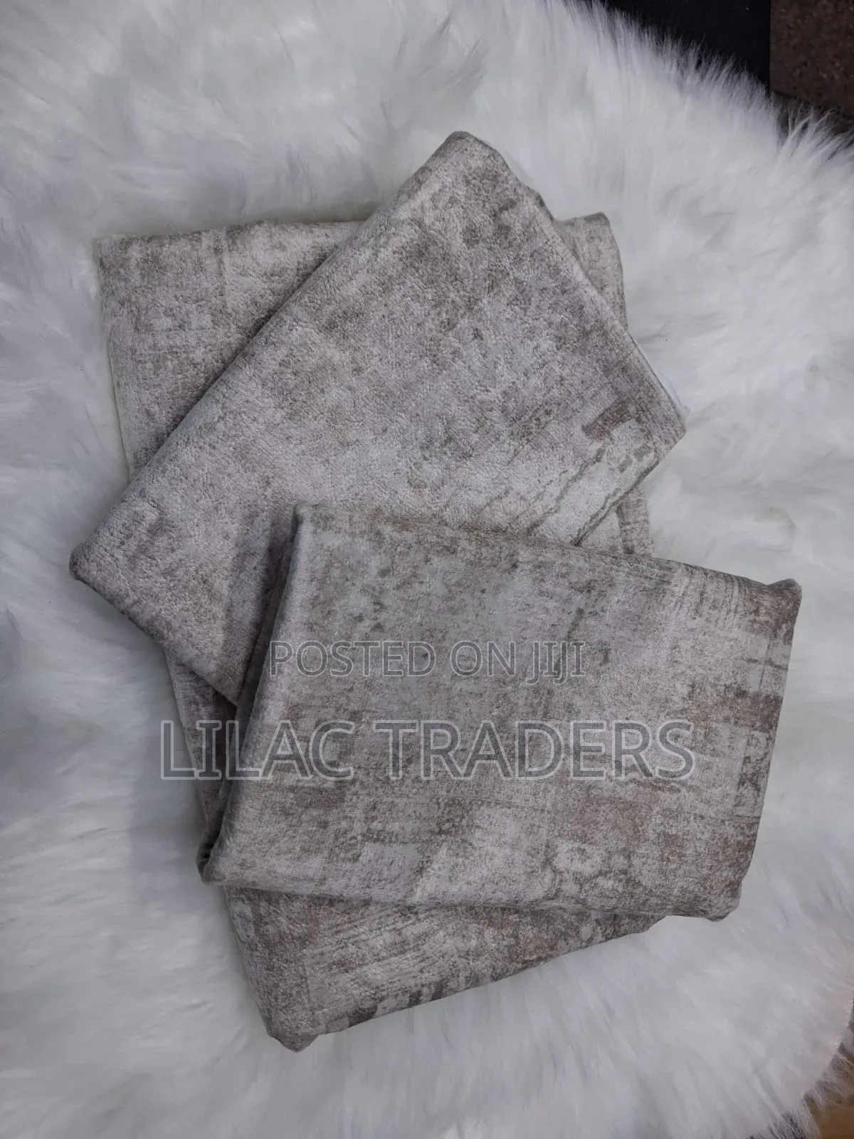 Classy Bed Runner and Pillowcase Set Pro