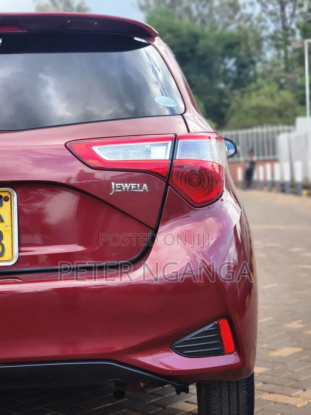Toyota Vitz 1.0 FWD 5dr 2017 Maroon